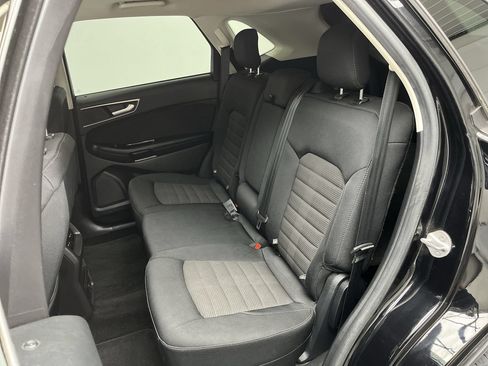 Used 2018 Ford Edge SEL AWD/4WD image 11