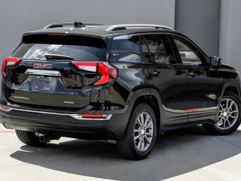 Used 2023 GMC Terrain SLT AWD/4WD image 11
