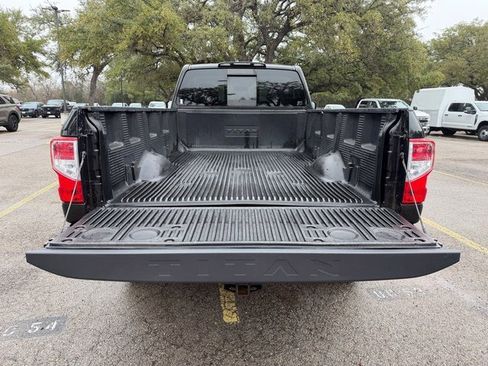 Used 2017 Nissan Titan S image 18