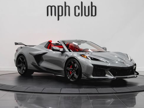 Used 2024 Chevrolet Corvette Z06 w/ Z07 Performance Package RWD image 11