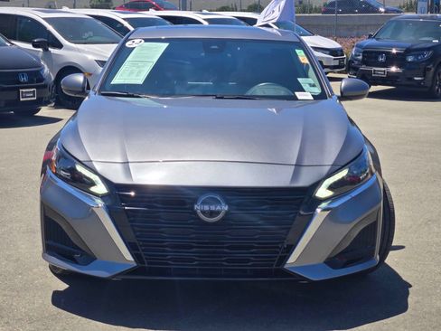 Used 2024 Nissan Altima 2.5 SV w/ SV Premium Package AWD/4WD image 2