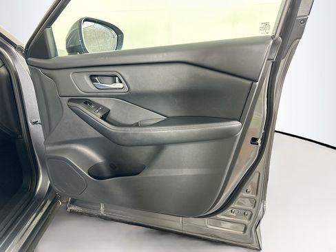 Used 2025 Nissan Rogue SV AWD/4WD image 31