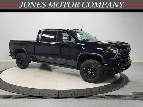 Used 2024 Chevrolet Silverado 2500 High Country w/ High Country Premium Package AWD/4WD image 1