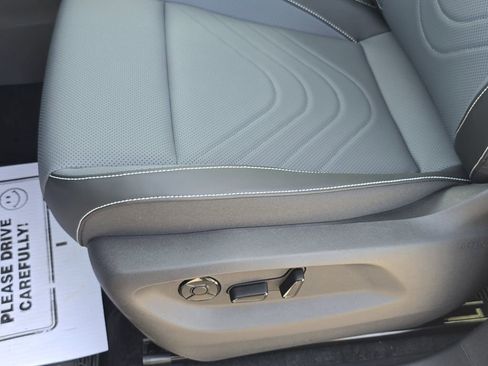 New 2026 Volkswagen Tiguan SE image 24