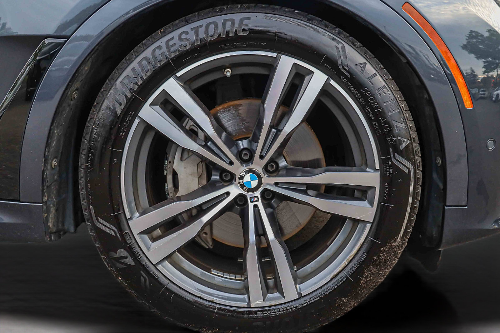 Used 2020 BMW X7 xDrive40i w/ M Sport Package AWD/4WD image 27
