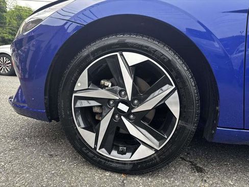 Used 2023 Hyundai Elantra SEL w/ Convenience Package FWD image 8