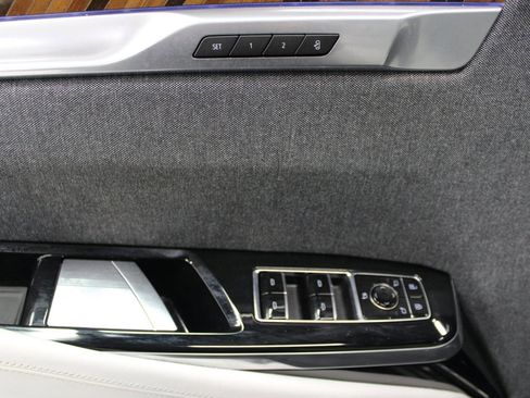 Certified 2025 Cadillac Escalade ESV Sport Platinum image 18