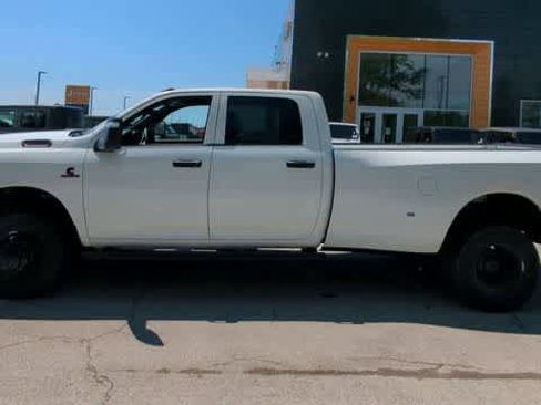 New 2026 RAM 3500 Tradesman AWD/4WD image 5