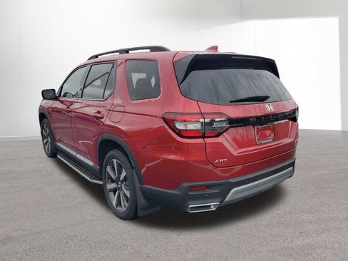 Used 2025 Honda Pilot Touring image 14