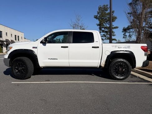 Used 2012 Toyota Tundra 4x4 CrewMax w/ SR5 Pkg image 2