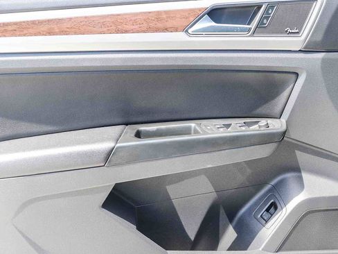 Used 2018 Volkswagen Atlas SEL Premium image 24