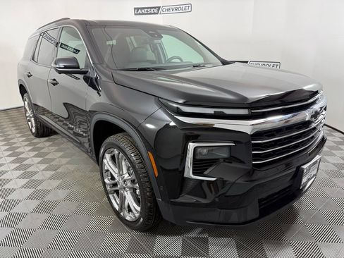New 2025 Chevrolet Traverse LT w/ Enhanced Driving Package FWD image 8