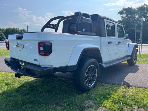 Used 2023 Jeep Gladiator Overland w/ LED Lighting Group AWD/4WD image 7
