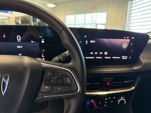 Used 2025 Buick Encore GX Preferred FWD image 17