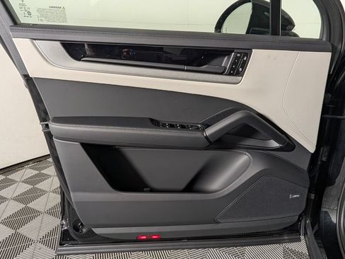 New 2026 Porsche Cayenne AWD/4WD image 25