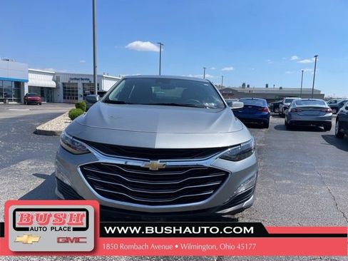 Used 2024 Chevrolet Malibu LT FWD image 2