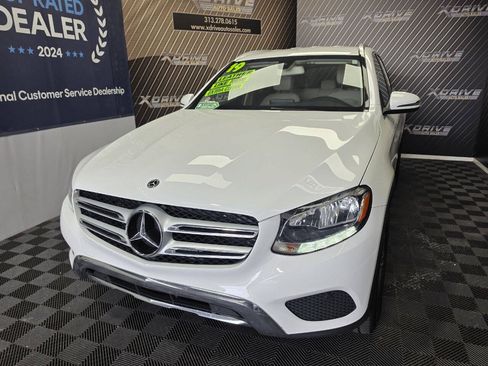 Used 2019 Mercedes-Benz GLC 300 image 2