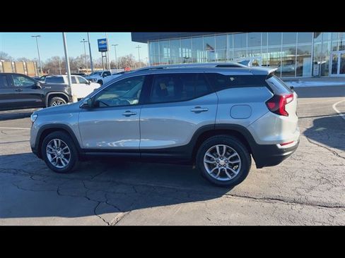 Used 2023 GMC Terrain SLT w/ Tech Package image 6