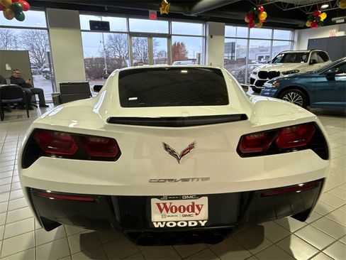 Used 2018 Chevrolet Corvette Stingray Coupe w/ 1LT image 7