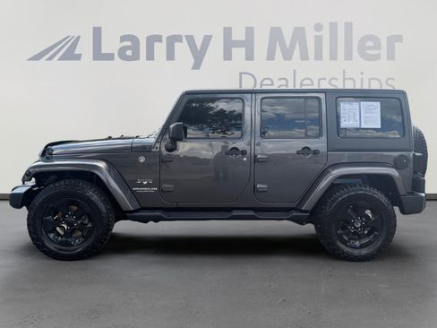 Used 2016 Jeep Wrangler Unlimited Sahara AWD/4WD image 2