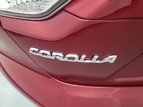 Used 2025 Toyota Corolla LE FWD image 12
