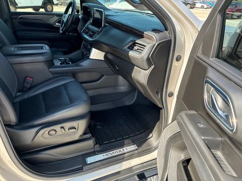 Used 2023 Chevrolet Tahoe Z71 w/ Luxury Package AWD/4WD image 14