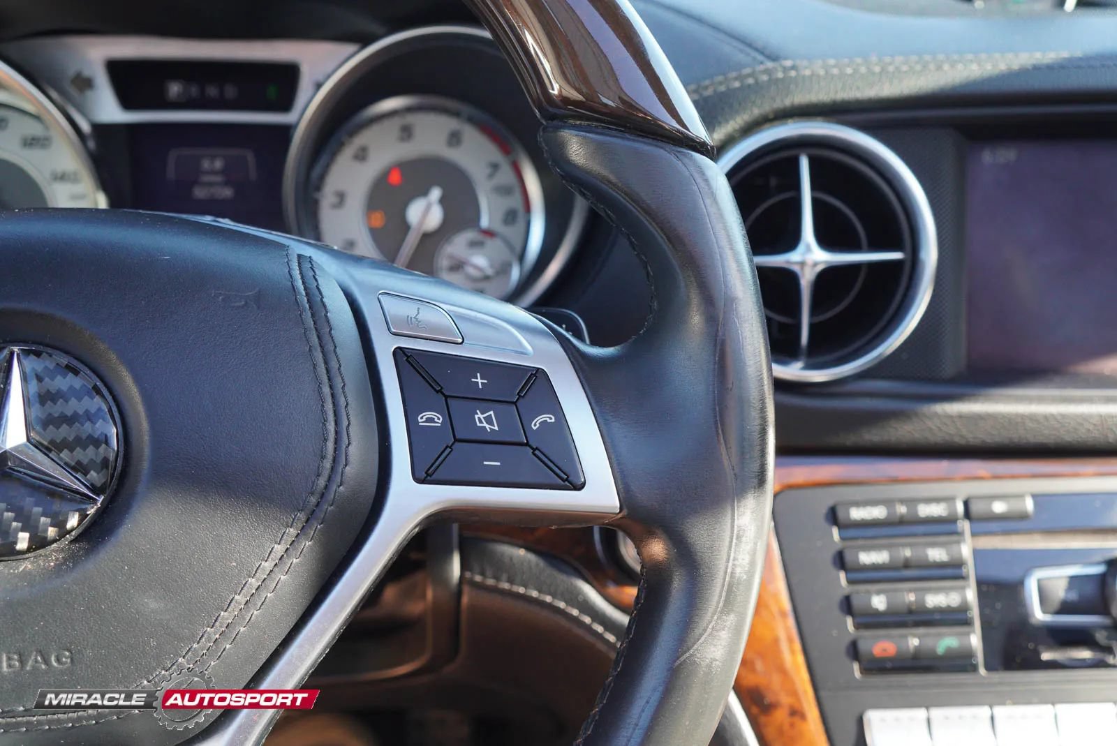 Used 2014 Mercedes-Benz SL 550 image 33