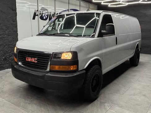 Used 2023 GMC Savana 2500 Extended RWD image 1