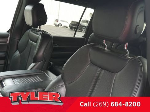 Used 2024 Jeep Wagoneer L Series II w/ Flexible Seating Group AWD/4WD image 36