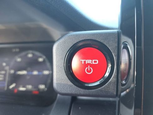 Used 2025 Toyota 4Runner TRD Off-Road Premium image 23