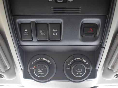 Used 2024 Toyota 4Runner TRD Off-Road image 18