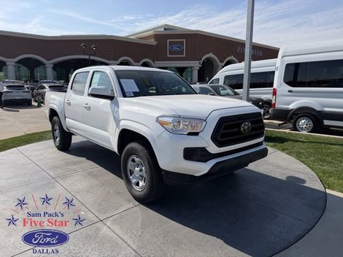 Used 2023 Toyota Tacoma SR image 1