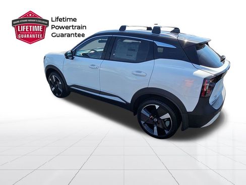 New 2026 Nissan Kicks SR image 3