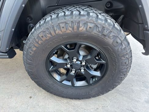 Used 2019 Jeep Wrangler Unlimited Sahara w/ Quick Order Package 24M Moab image 10