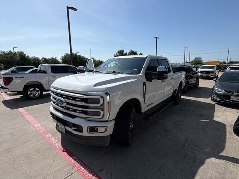 Used 2023 Ford F250 Platinum w/ FX4 Off-Road Package AWD/4WD image 3