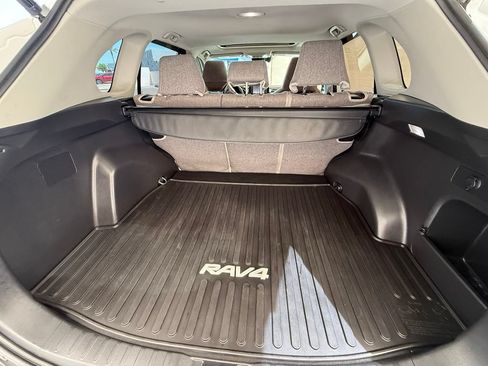 Used 2022 Toyota RAV4 XLE w/ Convenience Package AWD/4WD image 22