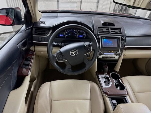 Used 2013 Toyota Camry XLE image 17
