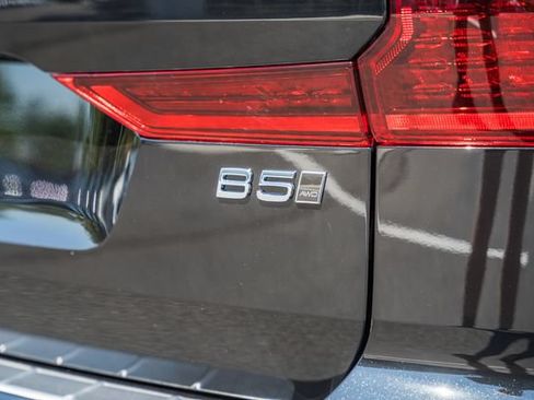 New 2027 Volvo XC60 B5 Plus AWD/4WD image 8