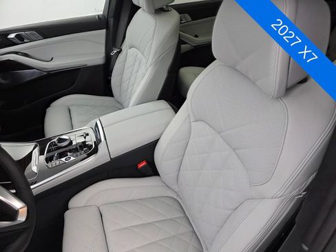 Used 2027 BMW X7 xDrive40i w/ Executive Package AWD/4WD image 11