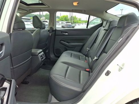Used 2022 Nissan Altima 2.5 SL FWD image 10