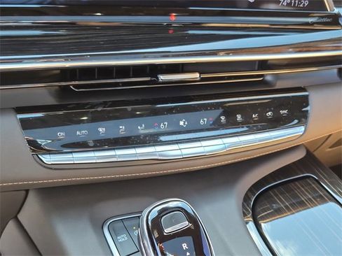 Used 2022 Cadillac Escalade Premium Luxury image 30