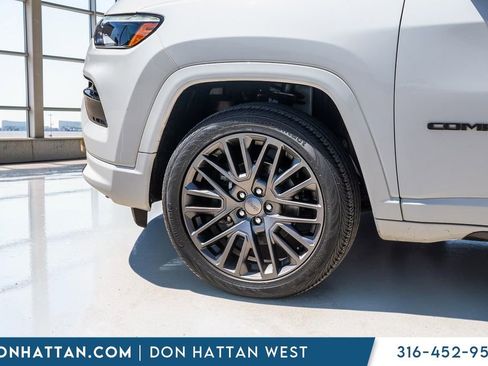 Used 2022 Jeep Compass High Altitude AWD/4WD image 32