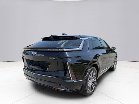 Used 2025 Cadillac Lyriq Luxury AWD/4WD image 10