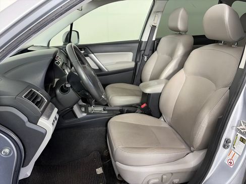 Used 2016 Subaru Forester 2.5i Limited AWD/4WD image 11