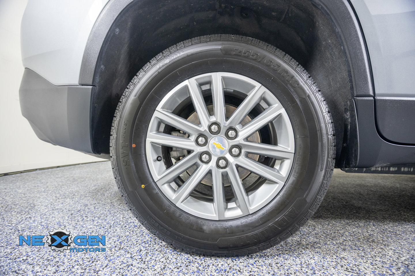 Used 2023 Chevrolet Traverse LT w/ LPO, Floor Liner Package AWD/4WD image 47
