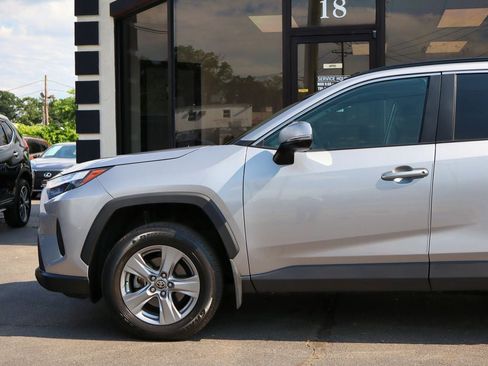 Used 2022 Toyota RAV4 XLE w/ Convenience Package AWD/4WD image 12