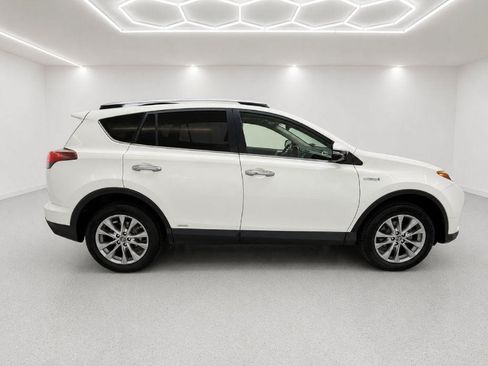 Used 2017 Toyota RAV4 Limited AWD/4WD image 2