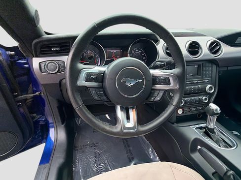 Used 2015 Ford Mustang Coupe image 32