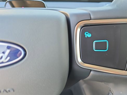 New 2025 Ford Expedition Active image 19