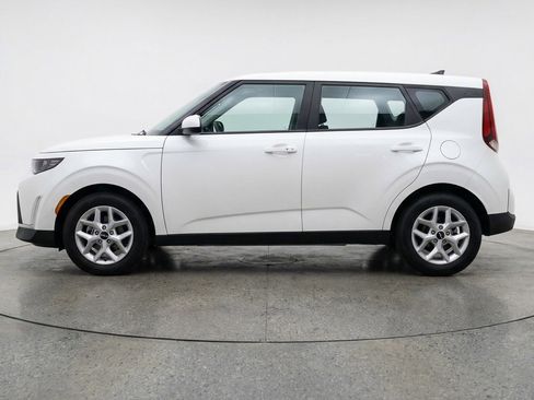 Used 2025 Kia Soul LX w/ LX Technology Package image 5